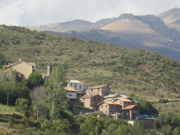 Amplio apartamento de OBRA NUEVA en Neril, pueblo pintoresco ubicado en el Valle de Castanesa, perteneciente al municipi