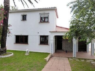 Chalet con 5 dormitorios se vende en Marbella, Costa del Sol