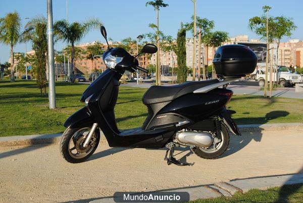 Vendo Scooter HONDA New LEAD con MALETA GIVI *CaSi NUEVA*