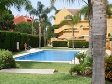 Apartamento con 4 dormitorios se vende en Marbella, Costa del Sol