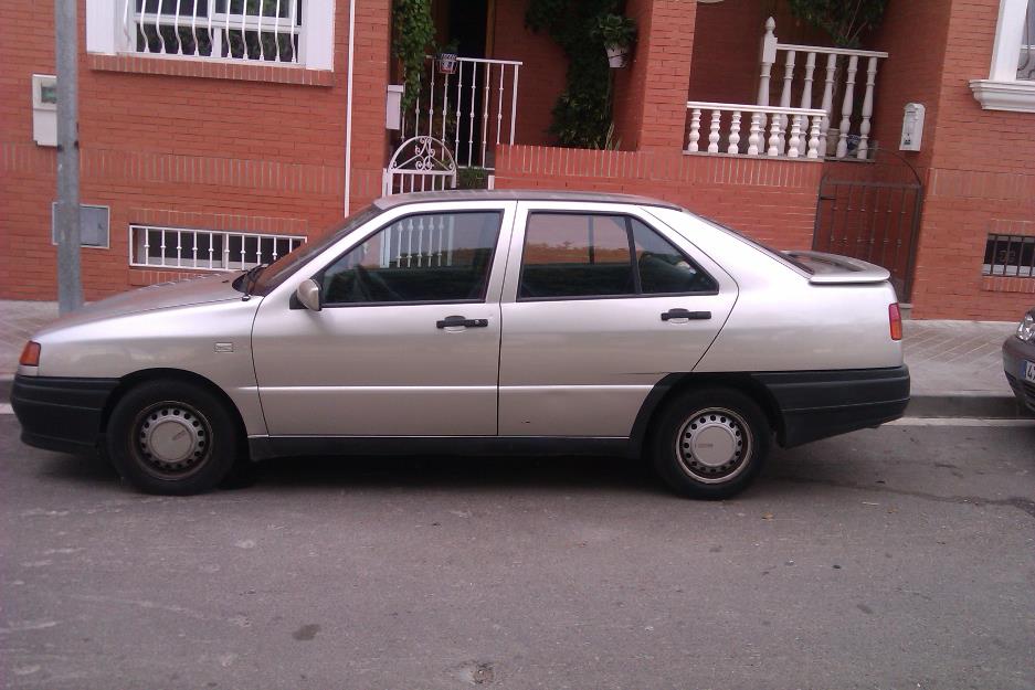 Seat Toledo 200Euros en perfecto estado a prueba.