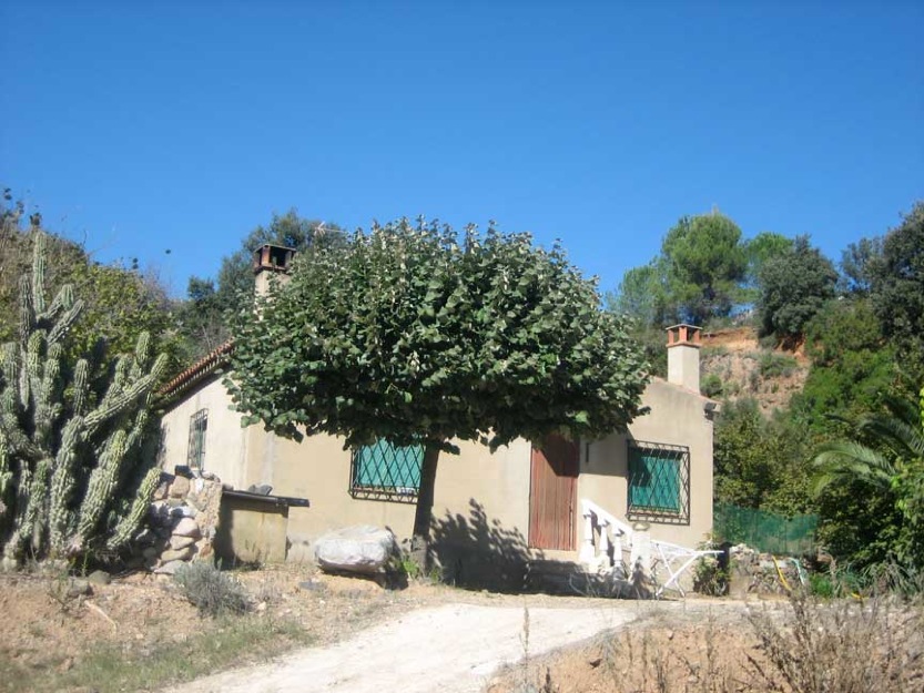 Terreno con casa en alforja (tarragona)