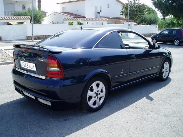 Opel Astra Bertone