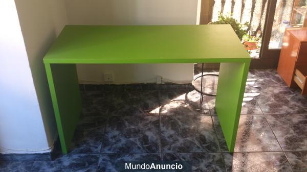 vendo mesa de estudio grande y radiadores aceite ECONOMICAS