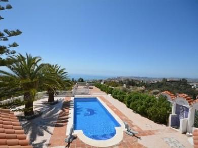 Chalet con 4 dormitorios se vende en Fuengirola, Costa del Sol