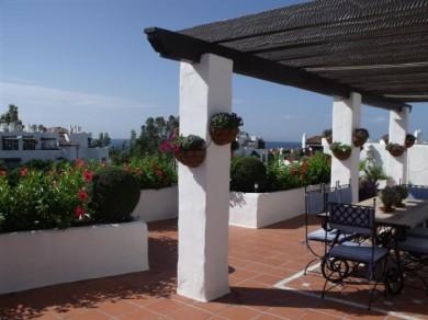 Apartamento con 4 dormitorios se vende en Marbella, Costa del Sol