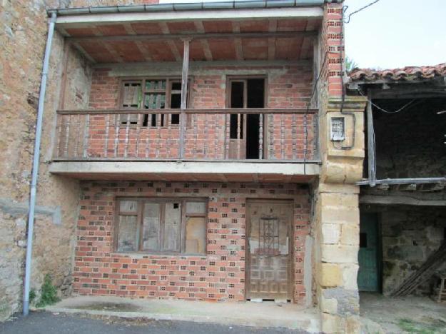 Casa adosada en Cabezón de la Sal