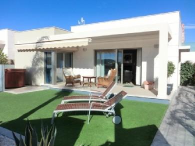 Chalet con 2 dormitorios se vende en San Miguel de Salinas, Vega Baja Torrevieja