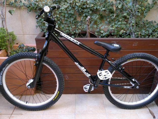 Coluer Sabbath '24 BMX