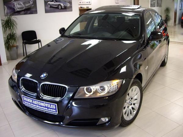 BMW  320d Berlina MODELO NUEVO! Con GPS, BLUETOOTH , XENON Y TECHO!! Motor Efficient Dynamic 177 cv.