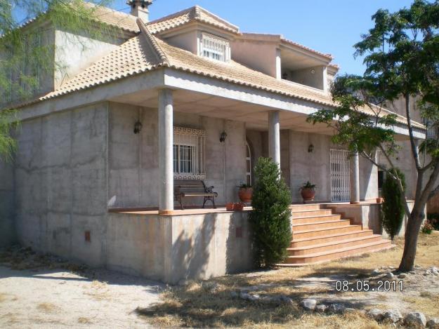 En venta de chalet en la huerta de redovan