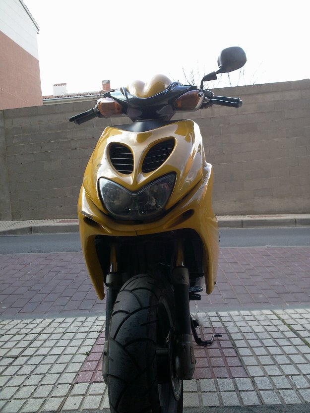 moto aerox 50cc  practicamente nueva