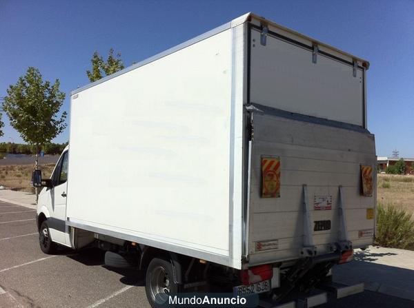 VW CRAFTER 2.5 TDI CV 136 6 VELOCIDADES, CAJA PAQUETERIA + TRAMPILLA DE 750 KG MARCA ZEPRO ,AÑO 10/2008 , KM 122.000,KLI