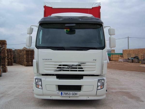 SE VENDE CAMION VOLVO FE 320CV