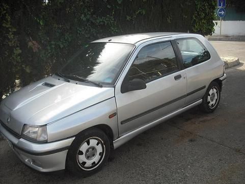 RENAULT CLIO 1.8i, 110cv, Carrocería WILLIAMS