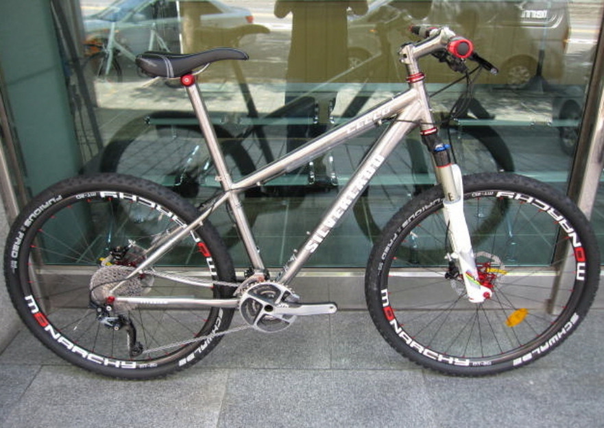 Nueva Cello Titanium Mountain Bicycle, XTR, 9.48kg, 10s, 17 