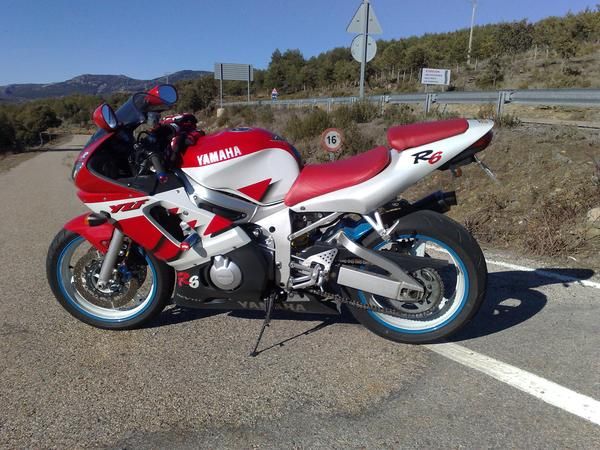 Vendo R6 impecable 3500