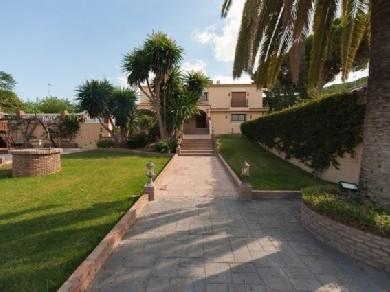 Chalet con 5 dormitorios se vende en Malaga, Costa del Sol