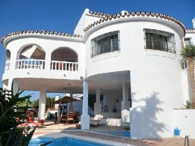 Chalet con 5 dormitorios se vende en Mijas Costa, Costa del Sol