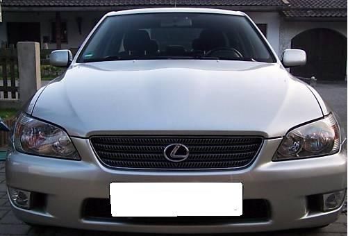 Lexus IS 200