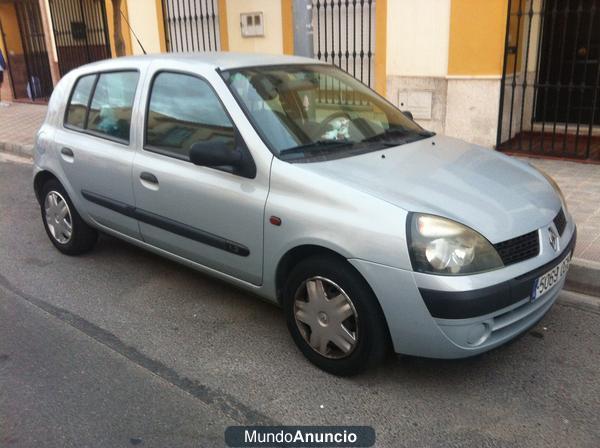 Renault Clio en muy buenas condiciones