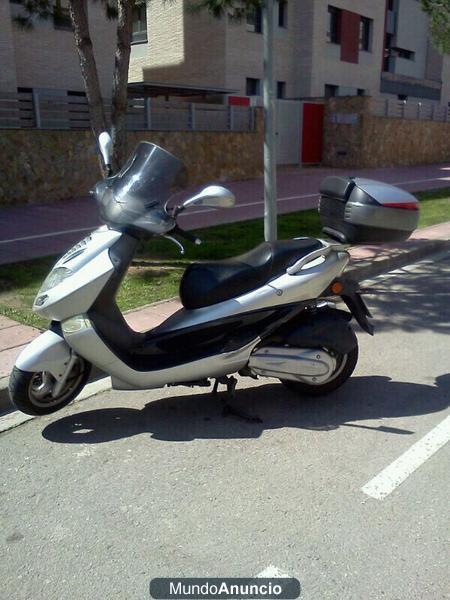 se vende Kimco 250cc como nueva por no usar