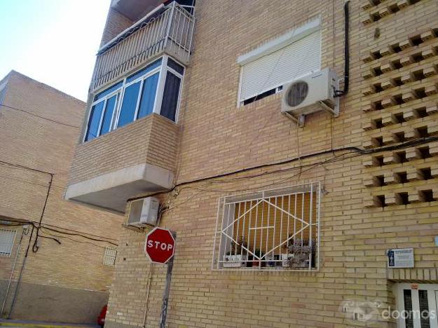 VENDO O CAMBIO PISO POR CASA EN BAJO