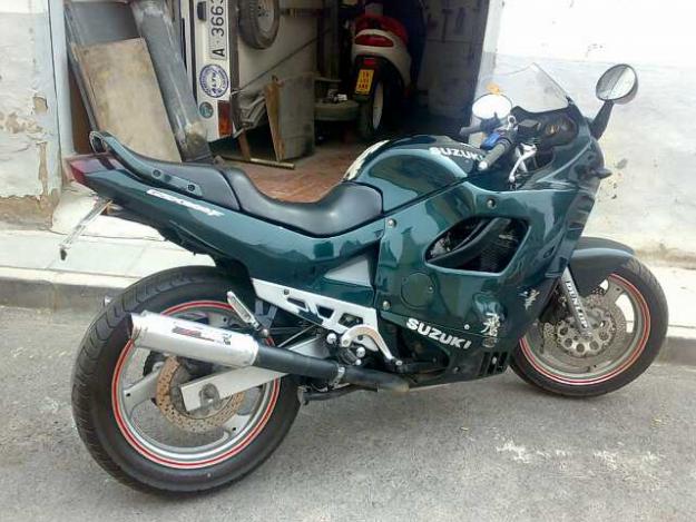 se vende suzuki gsx600f