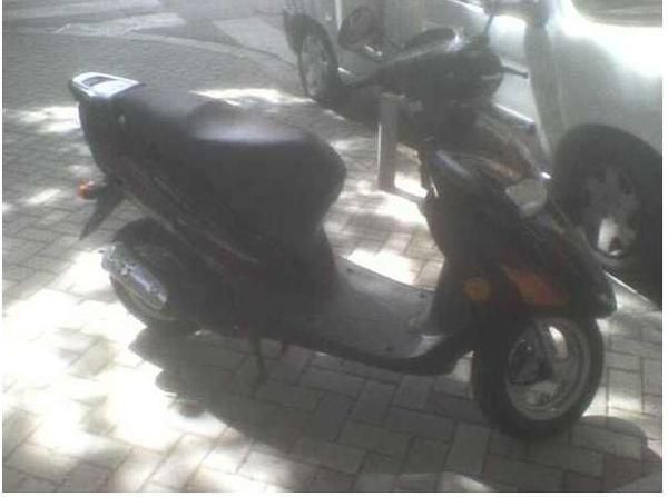 VENDO HONDA SFX 50CC AÑO 99 PRECIO 270 EUROS