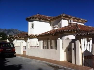 Chalet con 8 dormitorios se vende en Mijas Costa, Costa del Sol