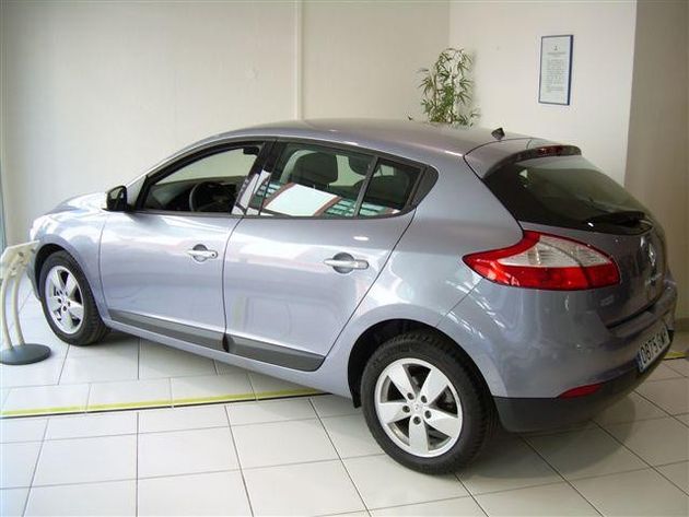 SEAT Ibiza 1.4 16V Reference Aut 75