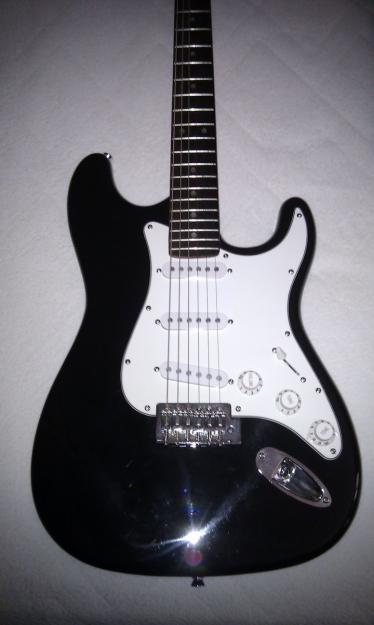 Vendo guitarra electrica y amplificador