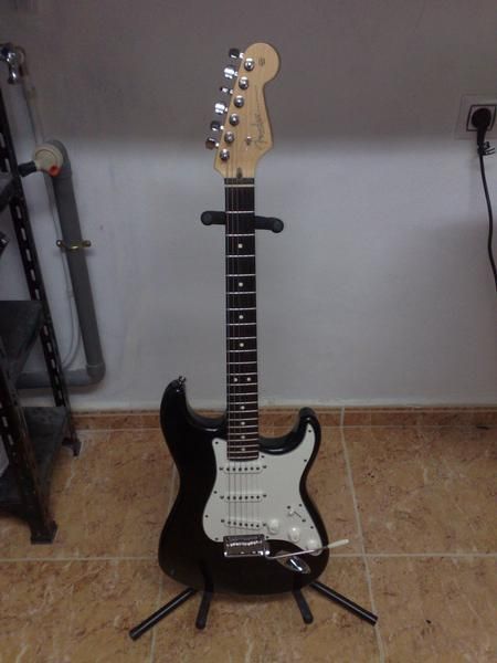 vendo guitarra fender strato americana