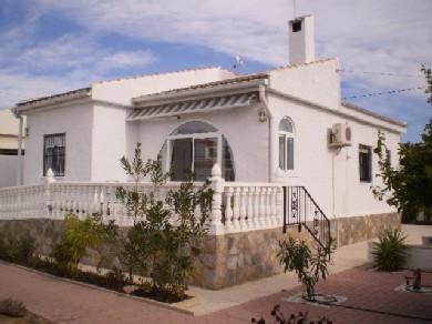 Chalet con 3 dormitorios se vende en Torrevieja, Costa Blanca