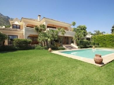 Chalet con 7 dormitorios se vende en Marbella, Costa del Sol