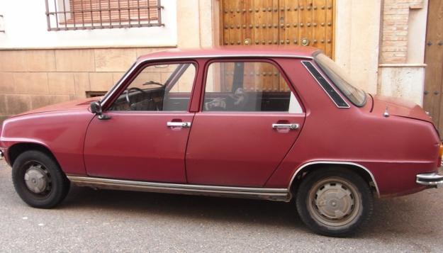 RENAULT-7. Un coche de los setenta. Perfecto estado.