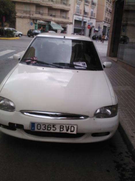 se vende fords ecort 1.6v!!