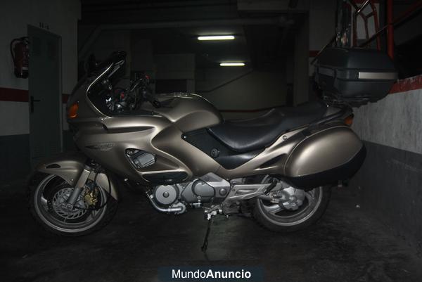 Vendo Honda Deauvillle 650  impecable