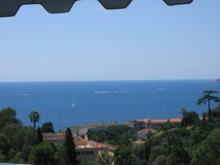 Apartamento : 4/4 personas - piscina - vistas a mar - cannes  alpes maritimos  provenza-alpes-costa azul  francia