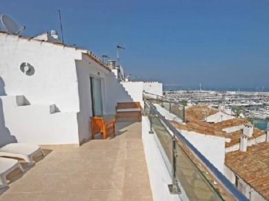 Apartamento con 3 dormitorios se vende en Marbella, Costa del Sol