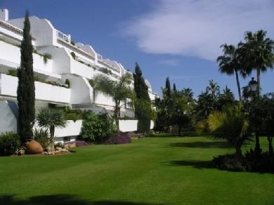 Apartamento con 4 dormitorios se vende en Marbella, Costa del Sol