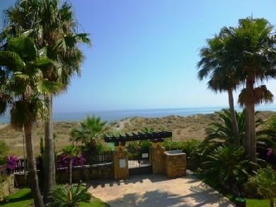 Apartamento con 2 dormitorios se vende en Marbella, Costa del Sol