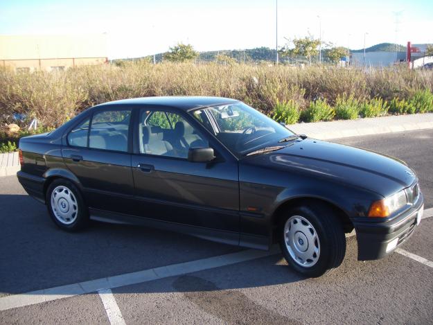 VENDO BMW 318 IS AÑO 12/93