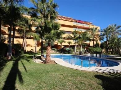 Apartamento con 3 dormitorios se vende en Estepona, Costa del Sol