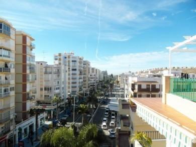 Apartamento con 4 dormitorios se vende en Torre del Mar, Costa del Sol