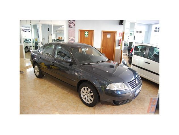 VOLKSWAGEN PASSAT 2.0 TDI ADVANCE 6V 140CV Kms reales garantizados