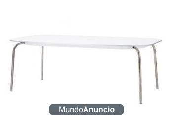 MESA DE COMEDOR EN PERFECTO ESTADO