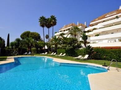 Apartamento con 5 dormitorios se vende en Marbella, Costa del Sol