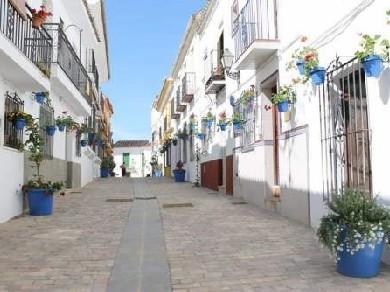 Chalet con 6 dormitorios se vende en Estepona, Costa del Sol