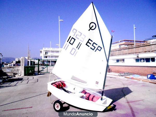 Se vende optimist de regata